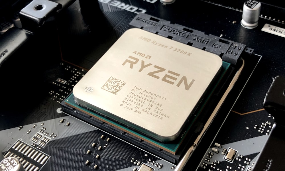 AMD Ryzen 9000X3D vs Intel Core Ultra 200S: 2026 Gaming ve Productivity Karşılaştırması