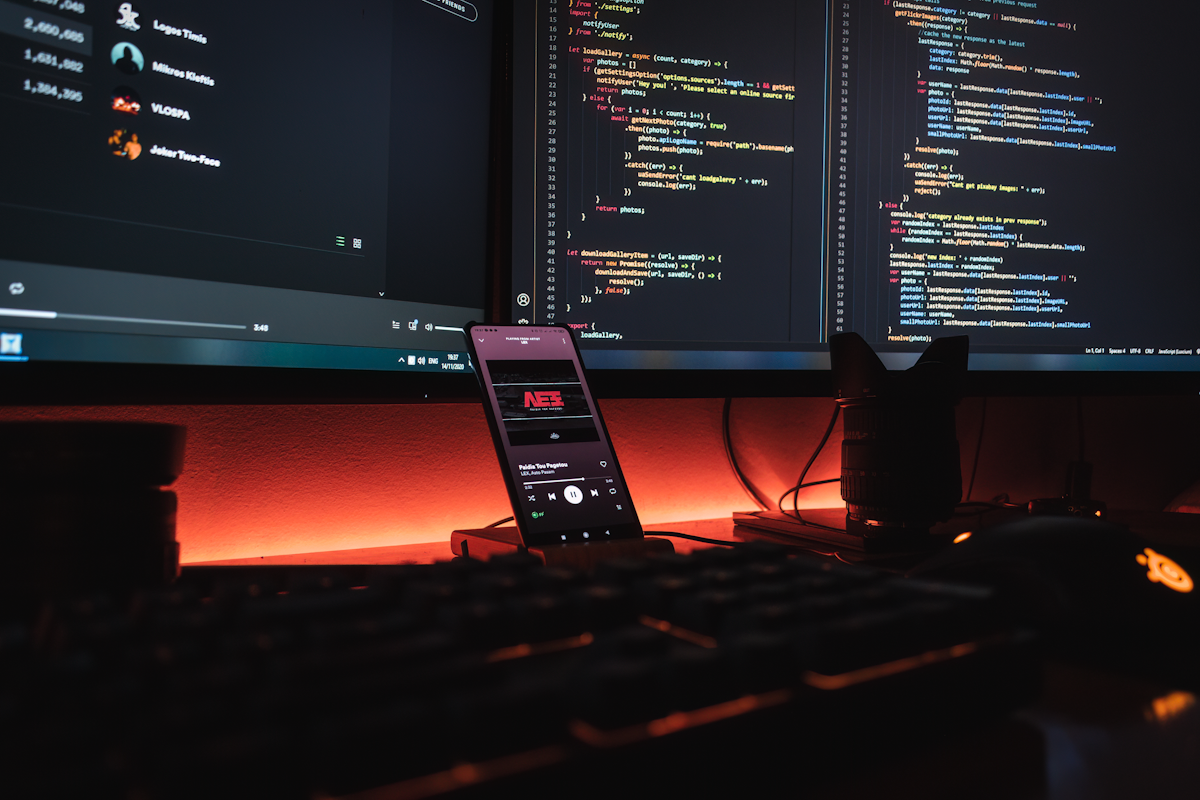 Kubernetes 1.32 Native Sidecar Containers GA: initContainers restartPolicy ile Service Mesh Devrimi (2026)
