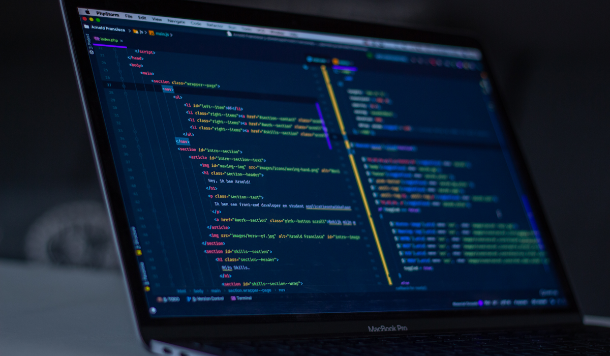 PHP 8.4 Yenilikleri: Property Hooks, Asymmetric Visibility ve Lazy Objects Rehberi (2026)