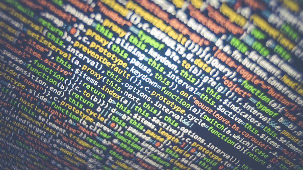 Ekranda renkli kaynak kod (Colorful source code on screen)