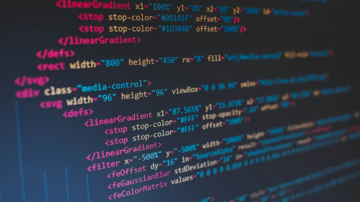 Ekranda SVG ve HTML kodu (SVG and HTML code on screen)