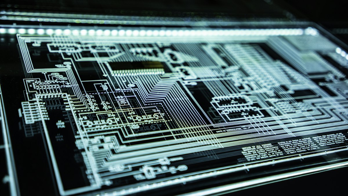 Devre kartı yolları (Circuit board traces)